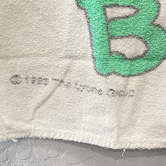 Vintage 1993 Barney fishing Beach Towel 49.5” - Picture 2 of 5